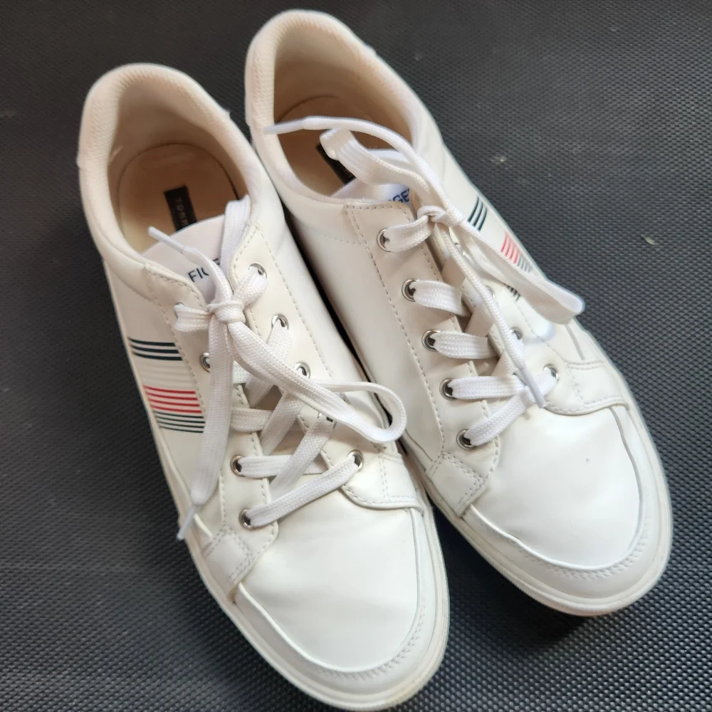 Tommy Hilfiger Shoes Size 10 - Picture 2 of 9